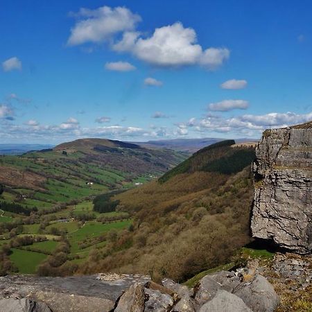 Wales' Highest Village - The Chartist Cottage - Trefil Tredegar المظهر الخارجي الصورة